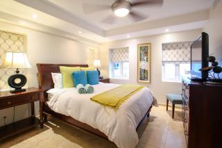 Stunning Beachfront 2-Bed Condo with Pool - Ocean One 204 - 2