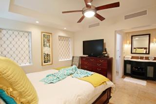 Stunning Beachfront 2-Bed Condo with Pool - Ocean One 204 - 1