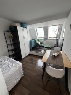 4 Bedroom Apartment with Balcony and Garage - 3