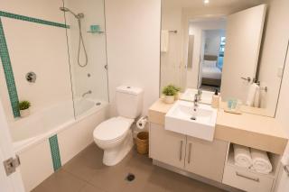 Silvershore Apartments on the Broadwater - 6