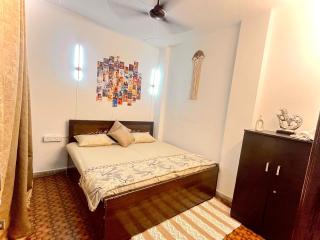 Urban Serenity Stays, Bollywood Bliss, 2 BHK apartment in Rohini , ABS Stays - 9