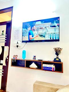 Urban Serenity Stays, Bollywood Bliss, 2 BHK apartment in Rohini , ABS Stays - 7