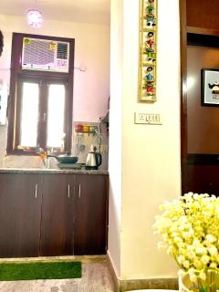 Urban Serenity Stays, Bollywood Bliss, 2 BHK apartment in Rohini , ABS Stays - 6