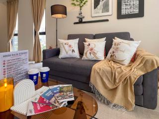 Georgetown#Beacon Executive Suite SkyPool#Luxury&Glamorous Suite#2BR#Living Room with Queen Bed - George Town - 6