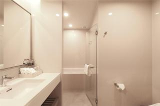 Staybridge Suites Bangkok Sukhumvit by IHG - 4