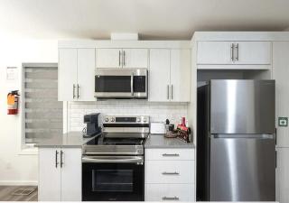 New Luxury 3BR Home - 4