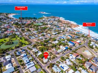 18 Seaview Rd - Great Location with Distant Sea Views - 9