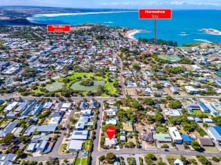 18 Seaview Rd - Great Location with Distant Sea Views - 8