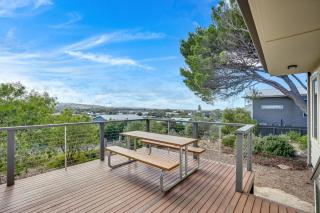 18 Seaview Rd - Great Location with Distant Sea Views - 5