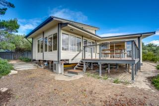 18 Seaview Rd - Great Location with Distant Sea Views - 6