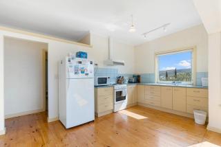 18 Seaview Rd - Great Location with Distant Sea Views - 1