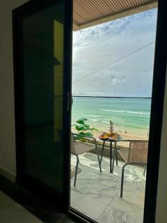 Oceanfront Retreat-Private en-suite room - 5