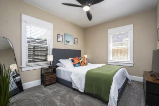 3-Bedroom, Private Backyard, Historic, Prime Location - 7