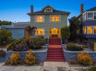 3-Bedroom, Private Backyard, Historic, Prime Location - 5
