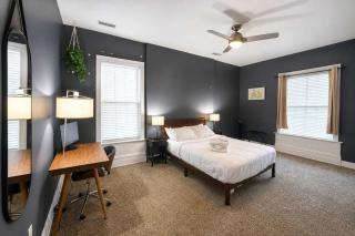 King 1BR Opposite SLU Hospital Balcony Parking - 9