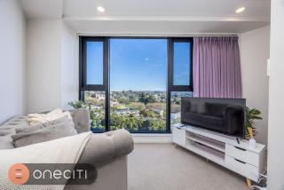 High Floor Studio with City Views on Union St - 9