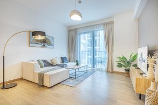 Charming La Mer Home with Private Beach & Burj View - 3