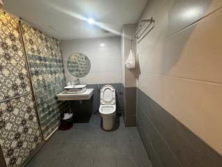 Hanoi Gold Hotel Near Bach Mai - 7