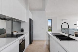 The Bay View San Remo by Ready Set Stay- BYO LINEN & TOWELS - 2