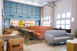 Hampton Inn & Suites Addison - 5