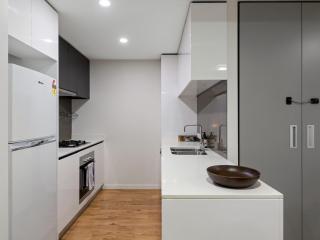 Spacious City Nest Convenient Everywhere Free Parking - 9