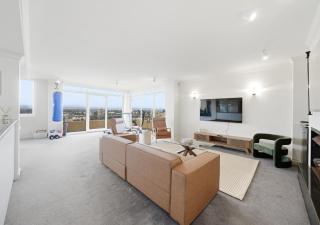 The Penthouse with Spa, Sauna, Gym, 360 Views, 4BR - 4