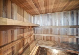 The Penthouse with Spa, Sauna, Gym, 360 Views, 4BR - 2