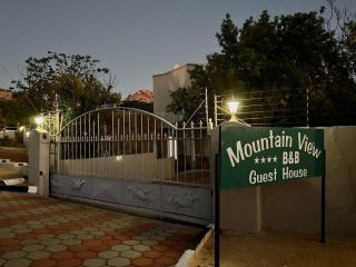 Mountain View Guesthouse - 1