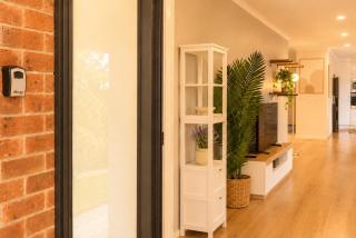 Cozy Cambridge Family Home, Pet Friendly & Airport - 4