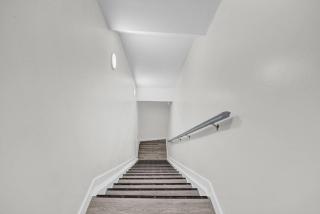 The Hideaway • 3 BR w/ 3 Ensuites • DT Oshawa - 2