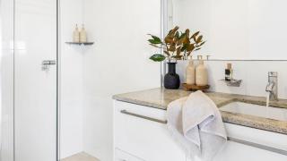 Pilotage 1 - Elevated Yamba Escape with River, Ocean & Sunset Views - Holiday Yamba - 1