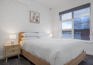 Stunning! 3BR Quiet Unit - 2