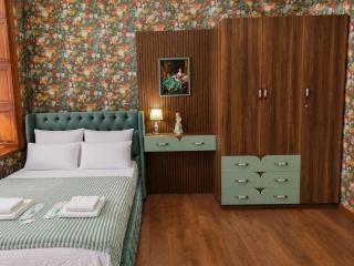 Historic Boutique Apartment Kutaisi - 4