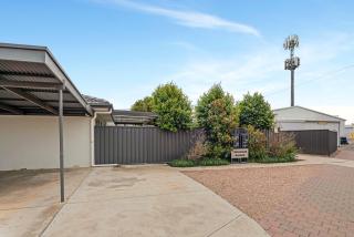 Stunning! 3BR Quiet Unit - 9