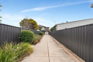 Stunning! 3BR Quiet Unit - 8