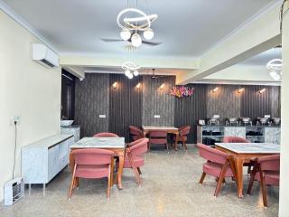Fortune Home Service Apartment 3BHK, E-46,Sector 72, Noida - 3