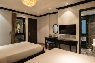 Bliss Signature Hotel - 1