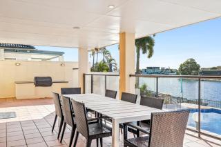 'Halcyon Days' Canal-Front Living with Pool & Jetty - 9