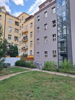 Cozy Studio for 2 AC Prime Location - 7