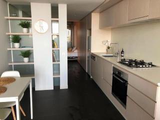 Lake view city apartment with free parking - Hosted by CanStay - 8
