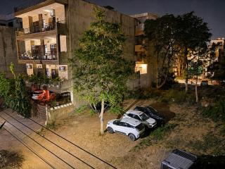 Entire 2 Bhk near Medanta Hospital - 6