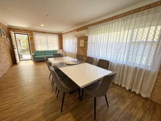 Beach House Landsborough - Bring your own linen - 6