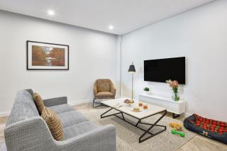 Meriton Suites Canberra - 2