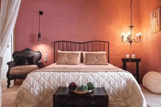 Romantica Deluxe Suite with Hot Tub and Balcony, A Lovely Nest near Old Town - 0