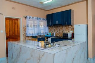 Spacious 3-Bedroom House Rental Near Victoria Falls - 0