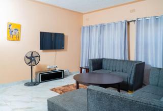 Spacious 3-Bedroom House Rental Near Victoria Falls - 7