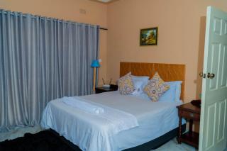 Spacious 3-Bedroom House Rental Near Victoria Falls - 3