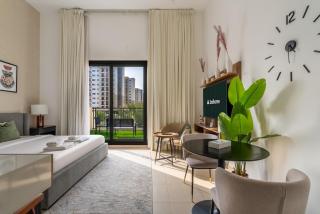 Stylish Studio at UNA Apartments, Townsquare - 1