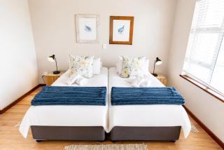 Jetty Seaview Apartment - 8