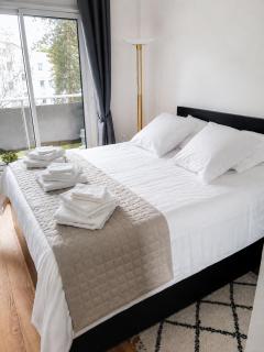 Paris-Daumesnil - Grand 2 pièces de charme sur jardin - 61m2, pour 4p - Large 4 star charming 1 BR apt for 4 with AC - Classement Officiel 4 étoiles - 4
